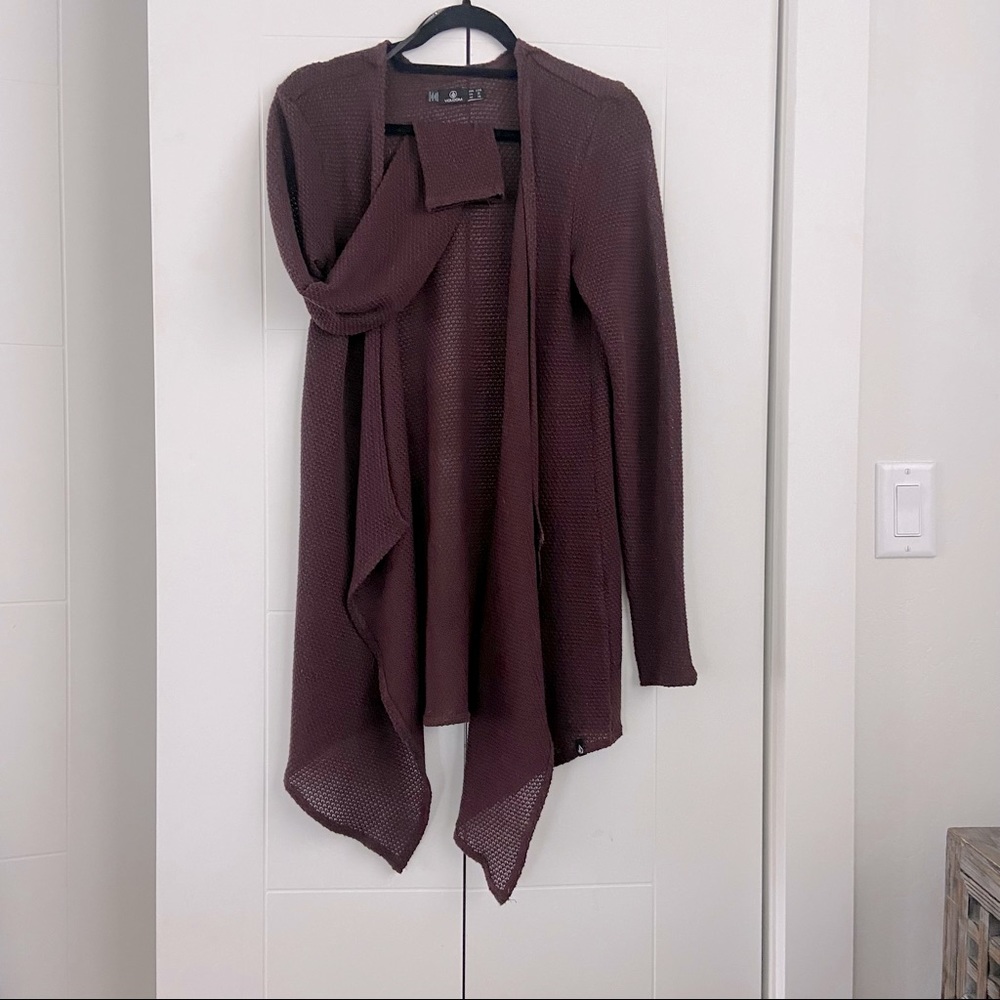 VOLCOM cardigan, tapered open front long sleeve knit. Worn 2-3 times.